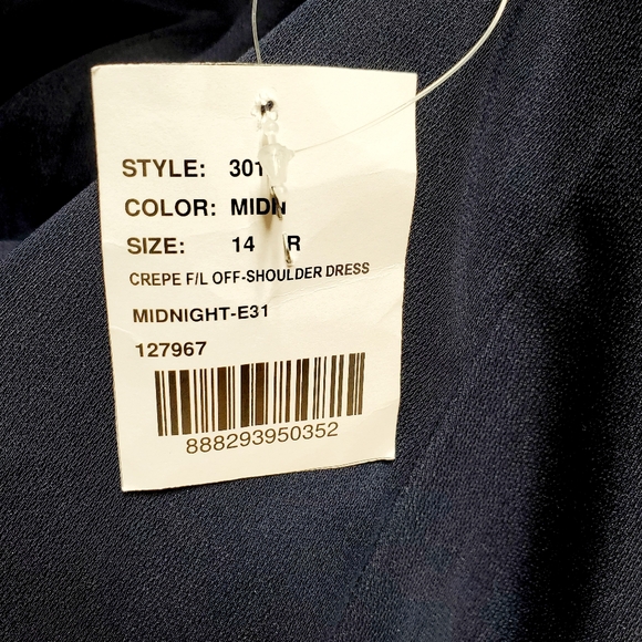 NWT Dessy Collection Off-the-Shoulder Criss Cross Back Trumpet Gown Sz 14 - Picture 5 of 11